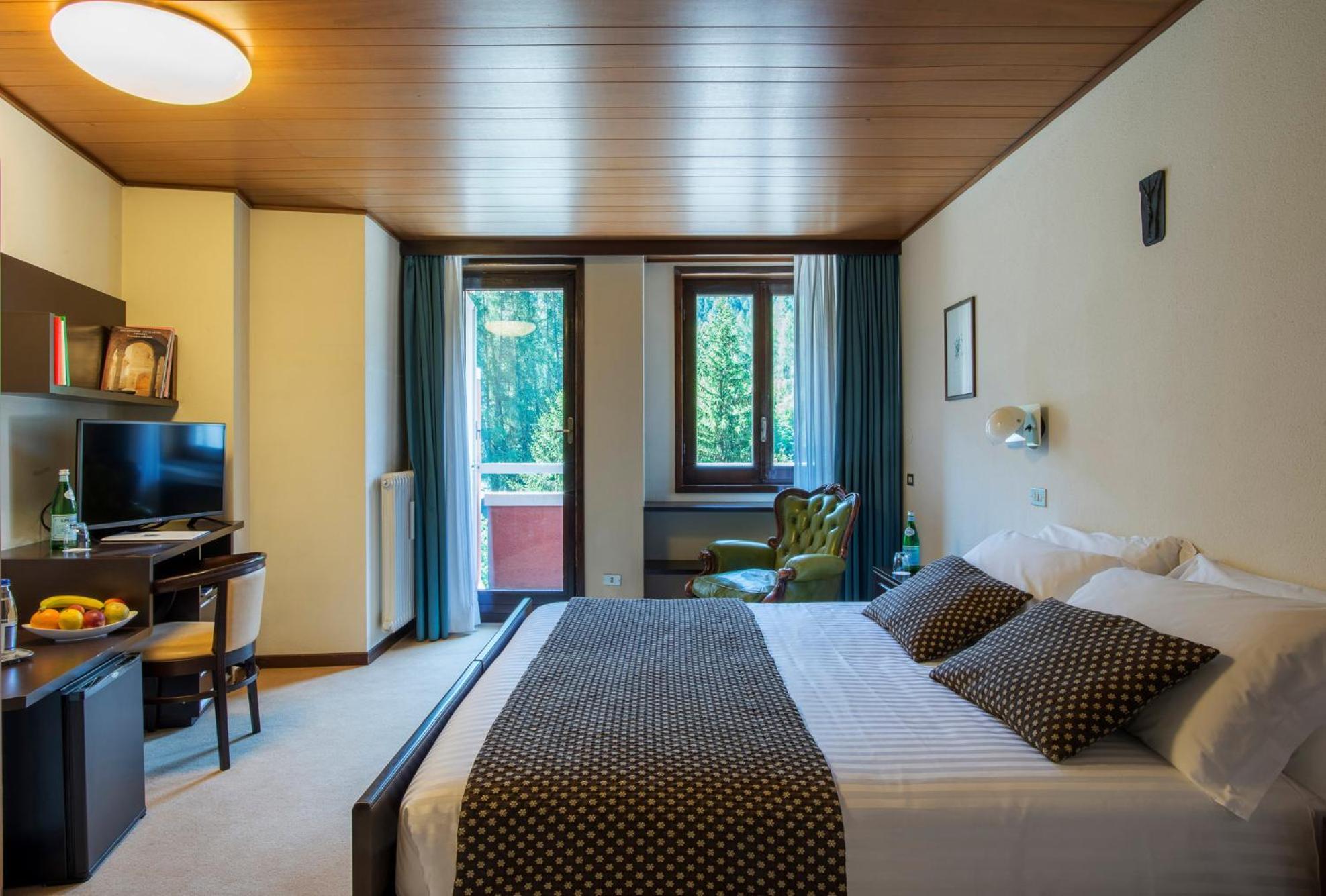 Hotel Mirella Ponte Di Legno Bagian luar foto