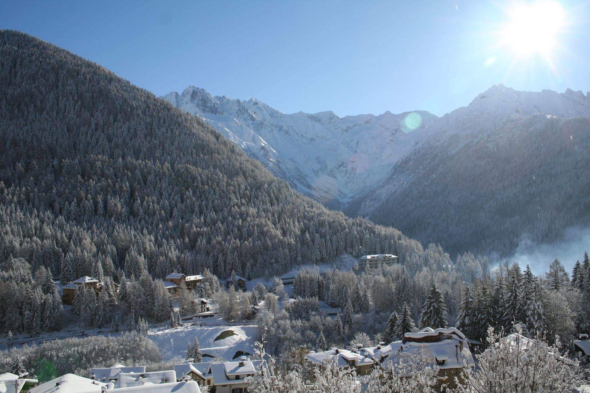 Hotel Mirella Ponte Di Legno Bagian luar foto